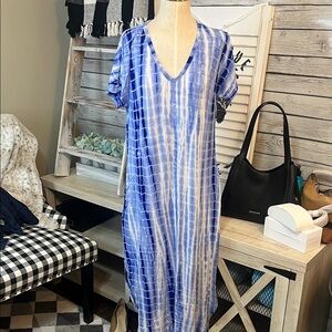 Vibrant Blue Tie-Dye V-Neck Jersey Knit Tee Dress